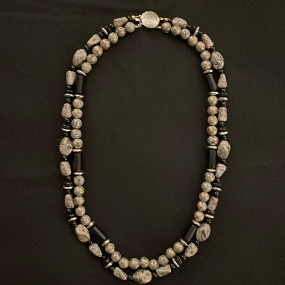 Jewelry - Layered beaded necklace